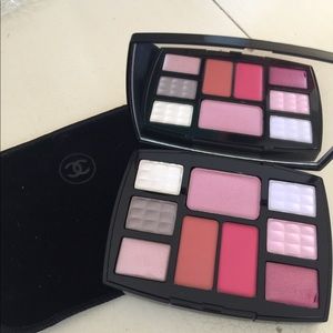 CHANEL Color Collection Essentielle